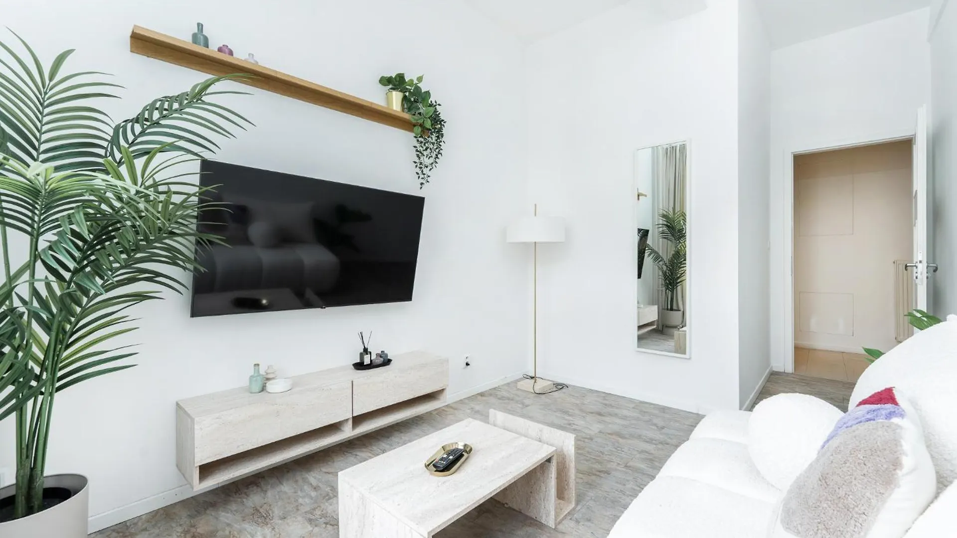 Rentero Central Two Bedroom Apartment In Prague - Two Bathroom - Parking 0*,