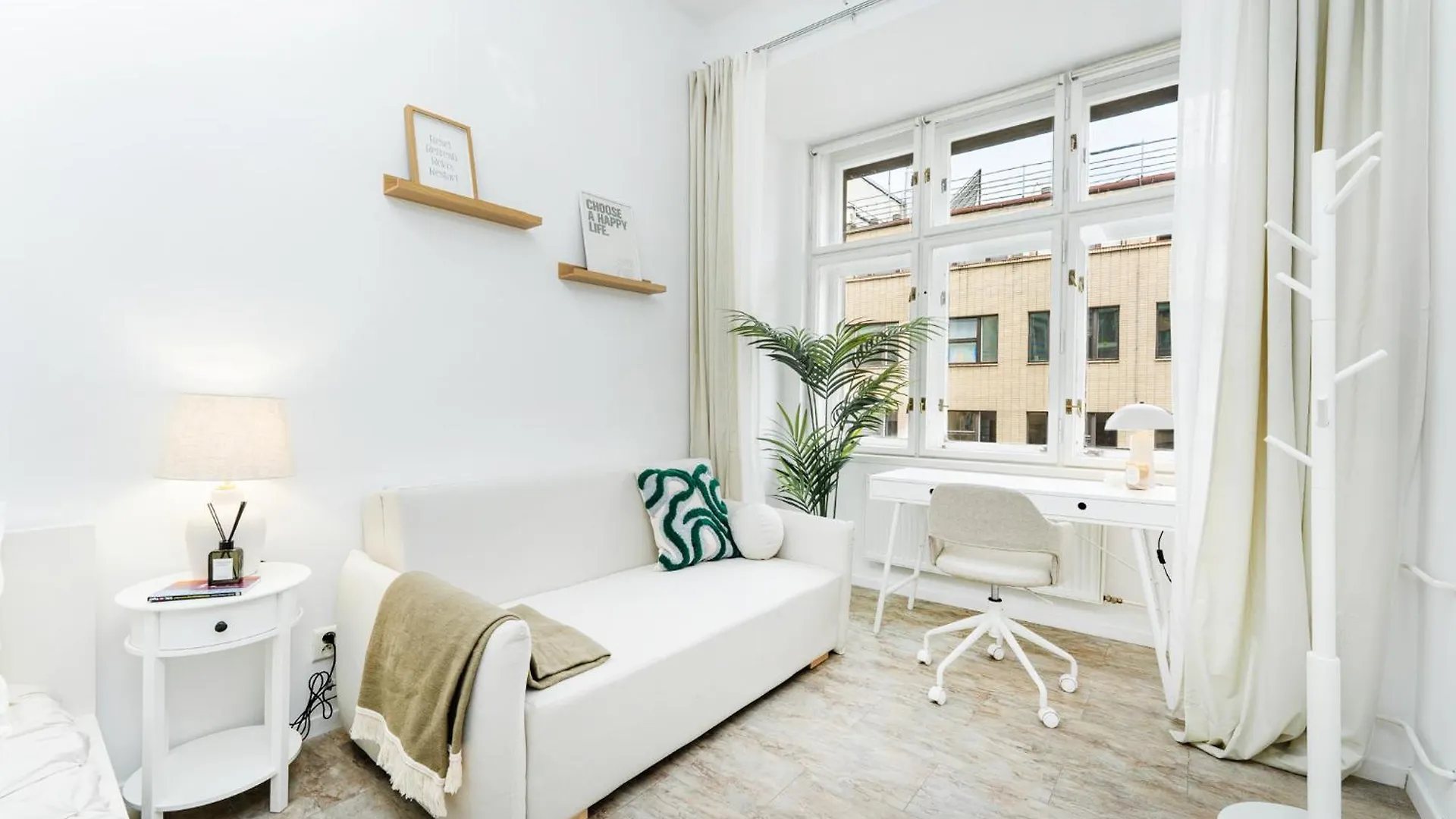 Rentero Central Two Bedroom Apartment In Prague - Two Bathroom - Parking