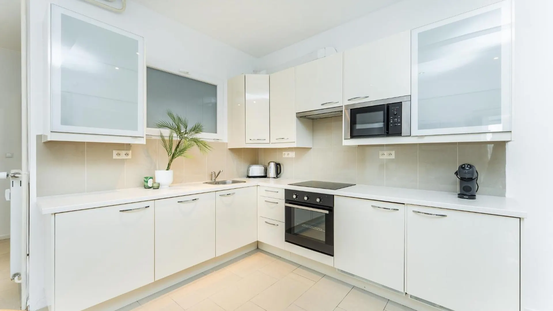 Rentero Central Two Bedroom Apartment In Prague - Two Bathroom - Parking Czechy
