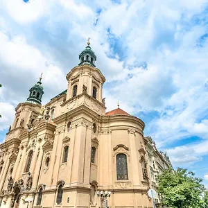  Daire The Old Town Square & Parizska